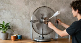 Licensable picture: Visitors cool off with a mister fan in Philadelphia on July 3, 2026.