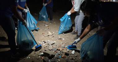 While Riyadh Slept, 120 Volunteers Were Cleaning Wadi Sulay At 3AM - Lovin.co