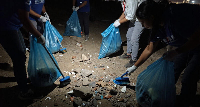 While Riyadh Slept, 120 Volunteers Were Cleaning Wadi Sulay At 3AM - Lovin.co