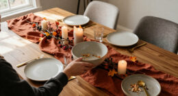 A Crate & Barrel Design Expert Says These 5 Thanksgiving Tablescape Trends Will Be Everywhere